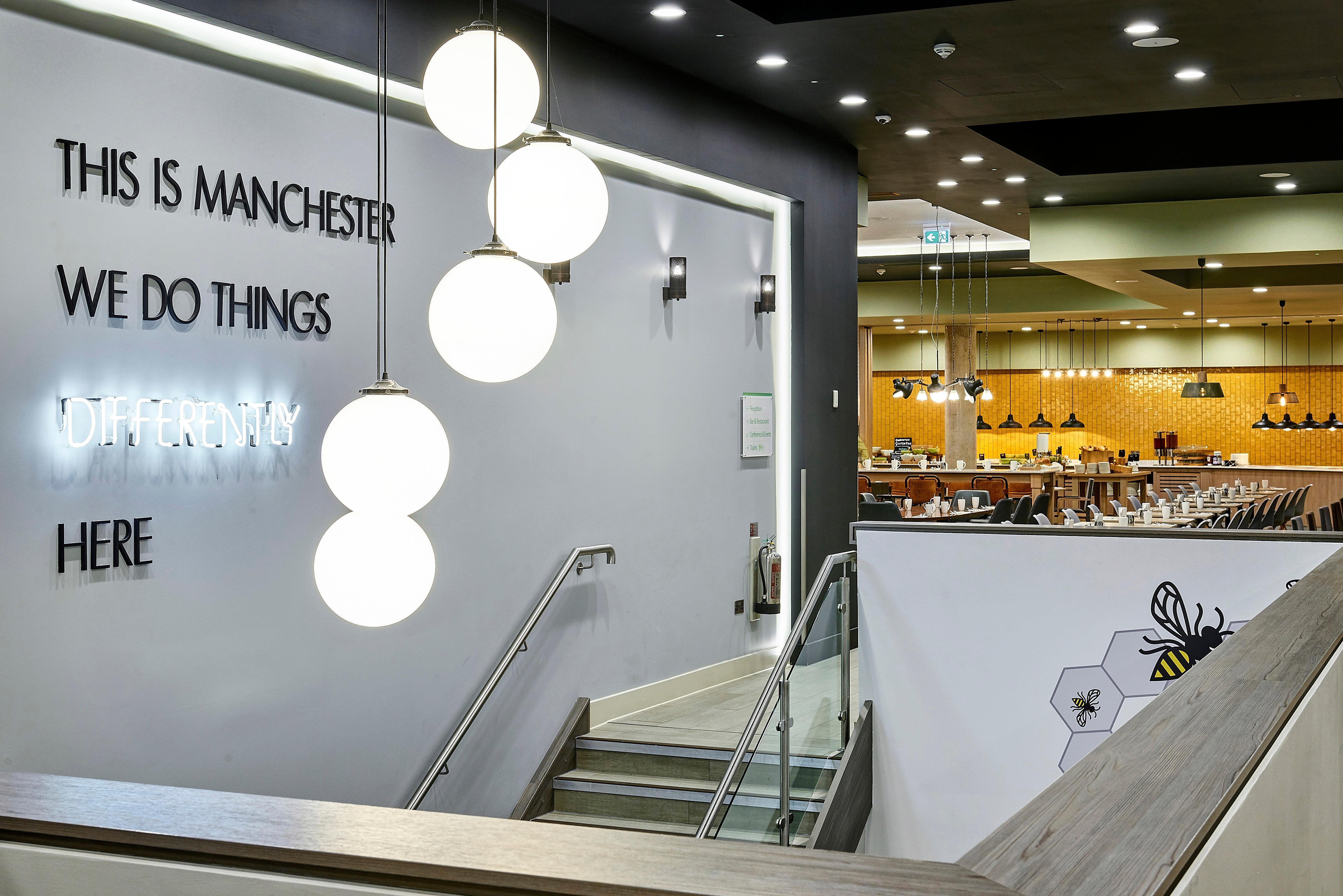 Holiday Inn Manchester - City Centre By Ihg Exterior foto