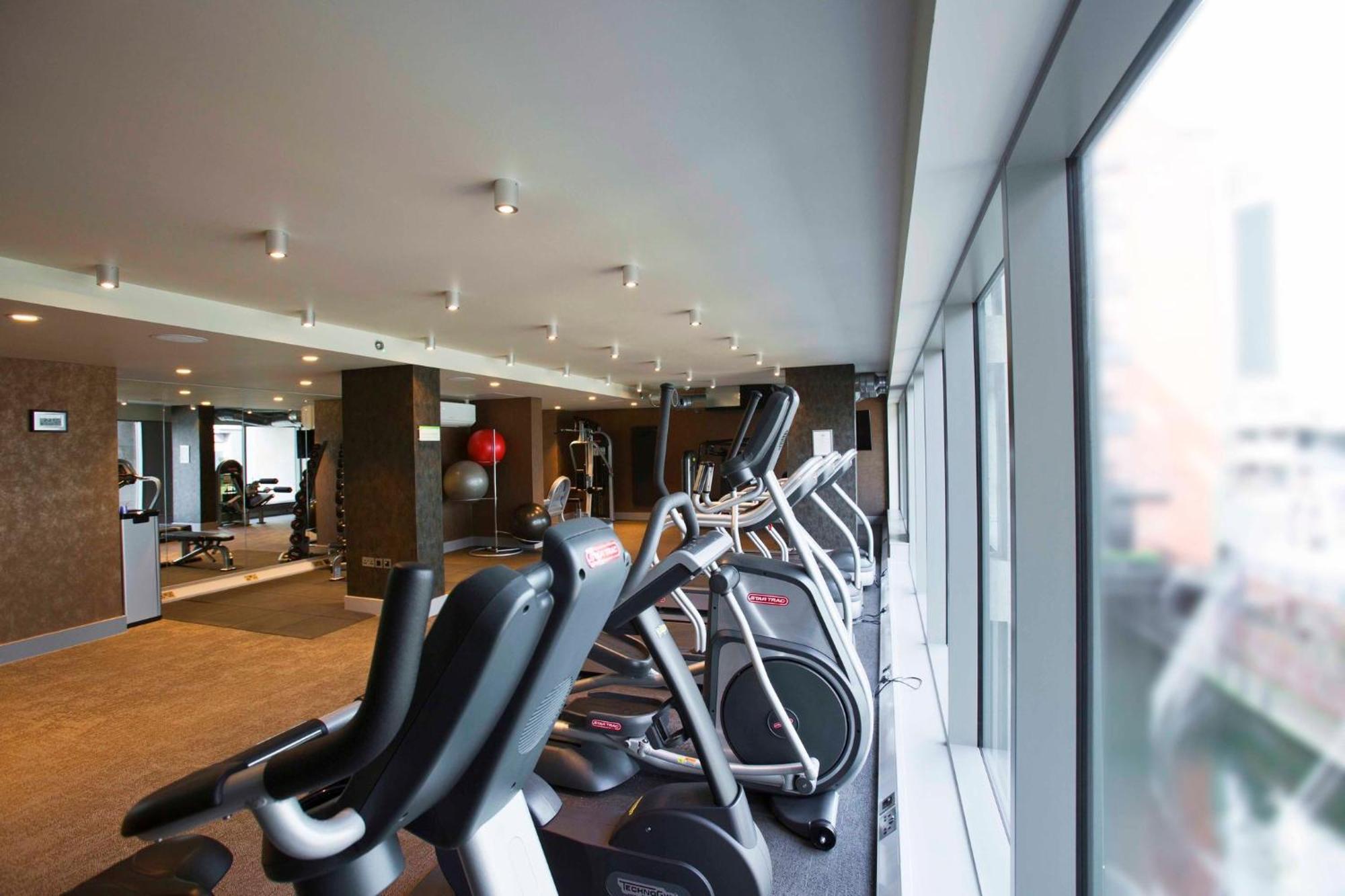 Holiday Inn Manchester - City Centre By Ihg Exterior foto