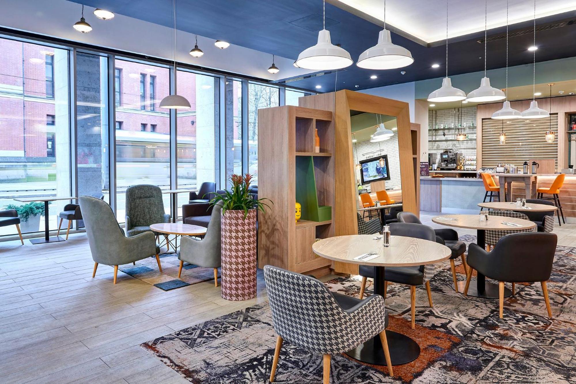Holiday Inn Manchester - City Centre By Ihg Exterior foto